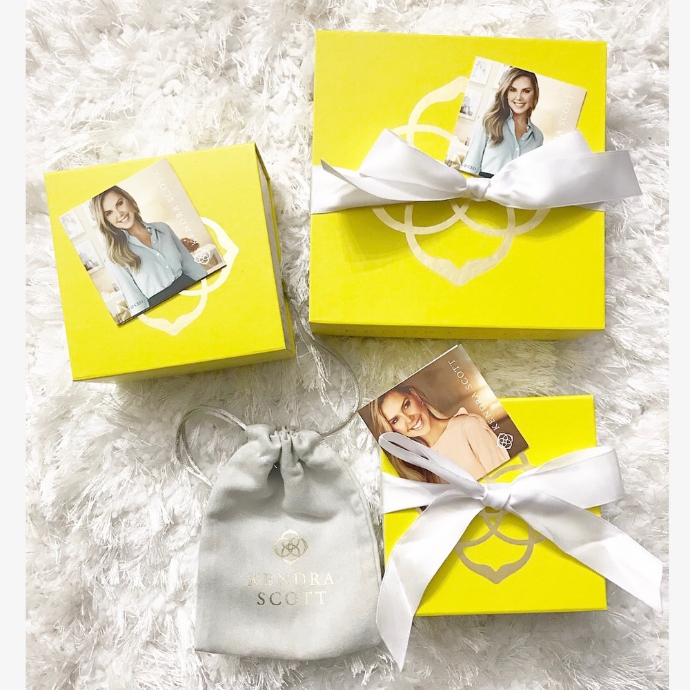 1 Kendra Scott gift box (sm)